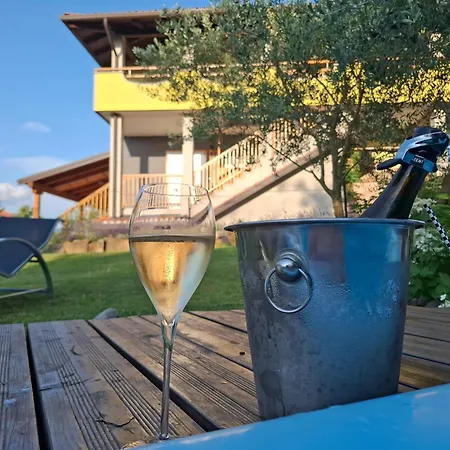 Strancar Wines Апартаменты