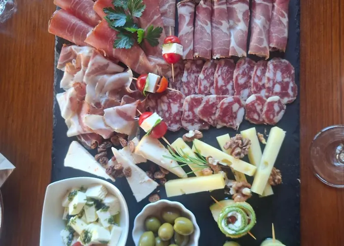 Daire Strancar Wines *