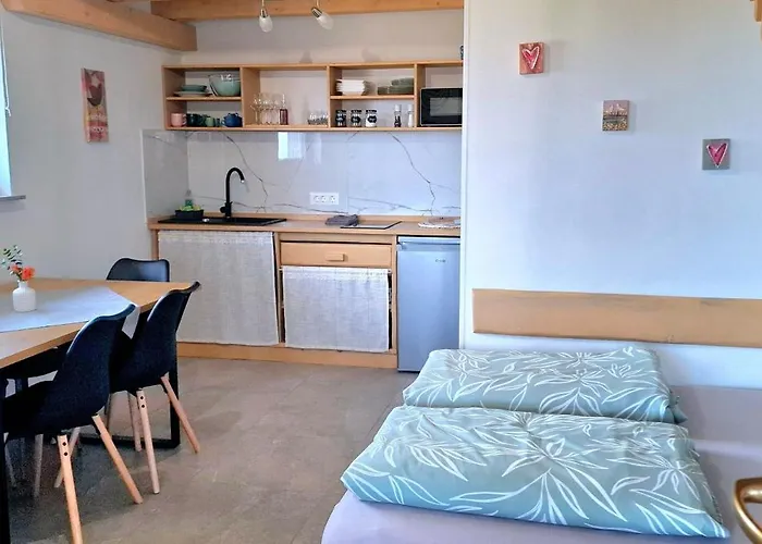 Daire Strancar Wines